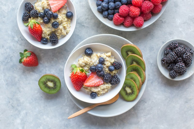 Apple, cinnamon & walnut oats