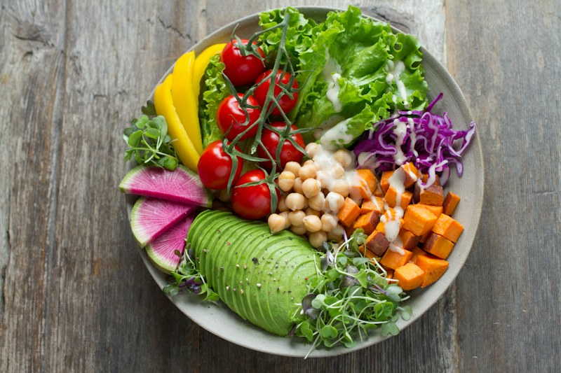 Crunchy rainbow garden salad